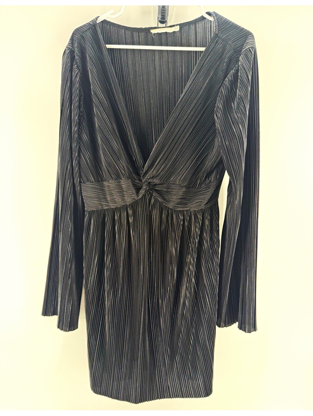 Lush Womens Black Pleated V-Neck Long Bell Sleeve Mini Dress Size L